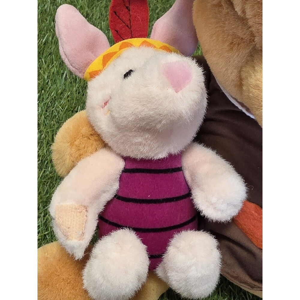 Vtg Disney Winnie the Pooh Pilgrim & Piglet Indian Thanksgiving Plush 13" W/Sign - Picture 5 of 12